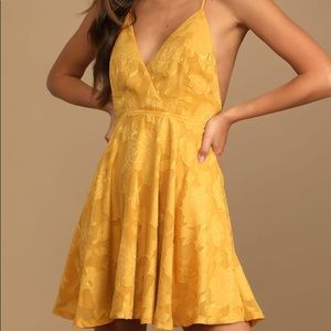 Lulu’s mustard yellow large skater dress NWT